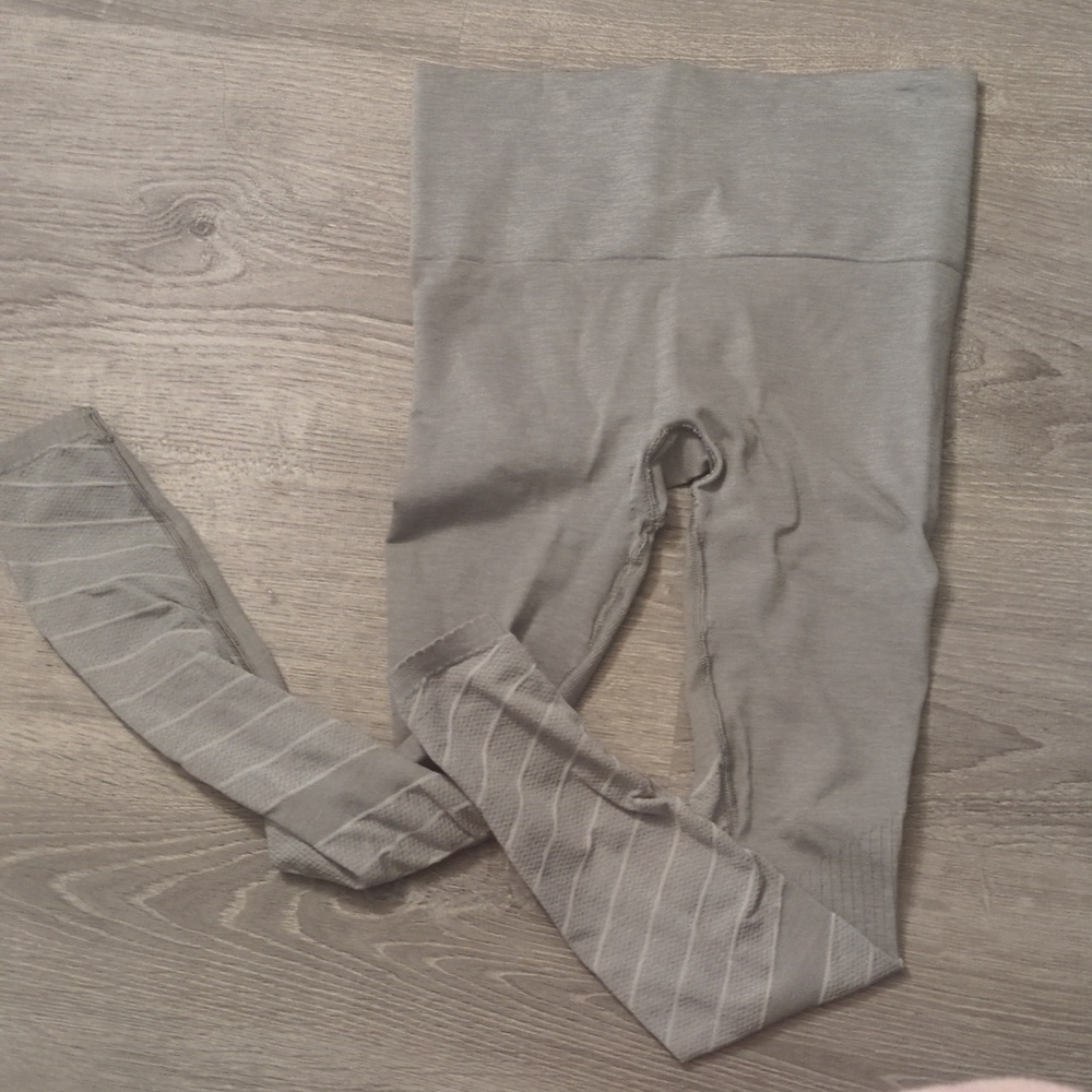 Blanqi gray maternity leggings size small